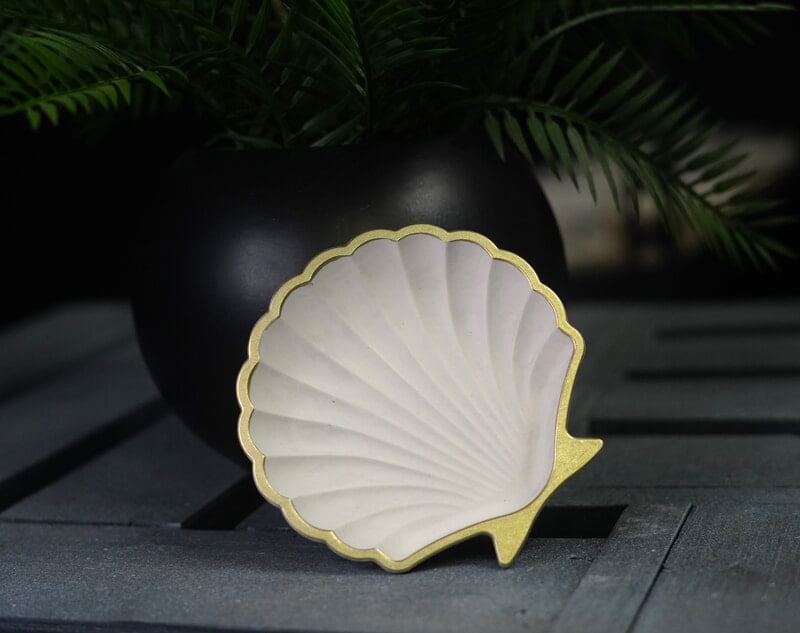 Copy of Shell Trinket Tray- Solid colour with Metallic rim